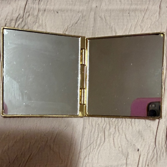 Jimmy Choo Shimmering Gold Compact - Picture 3 of 3